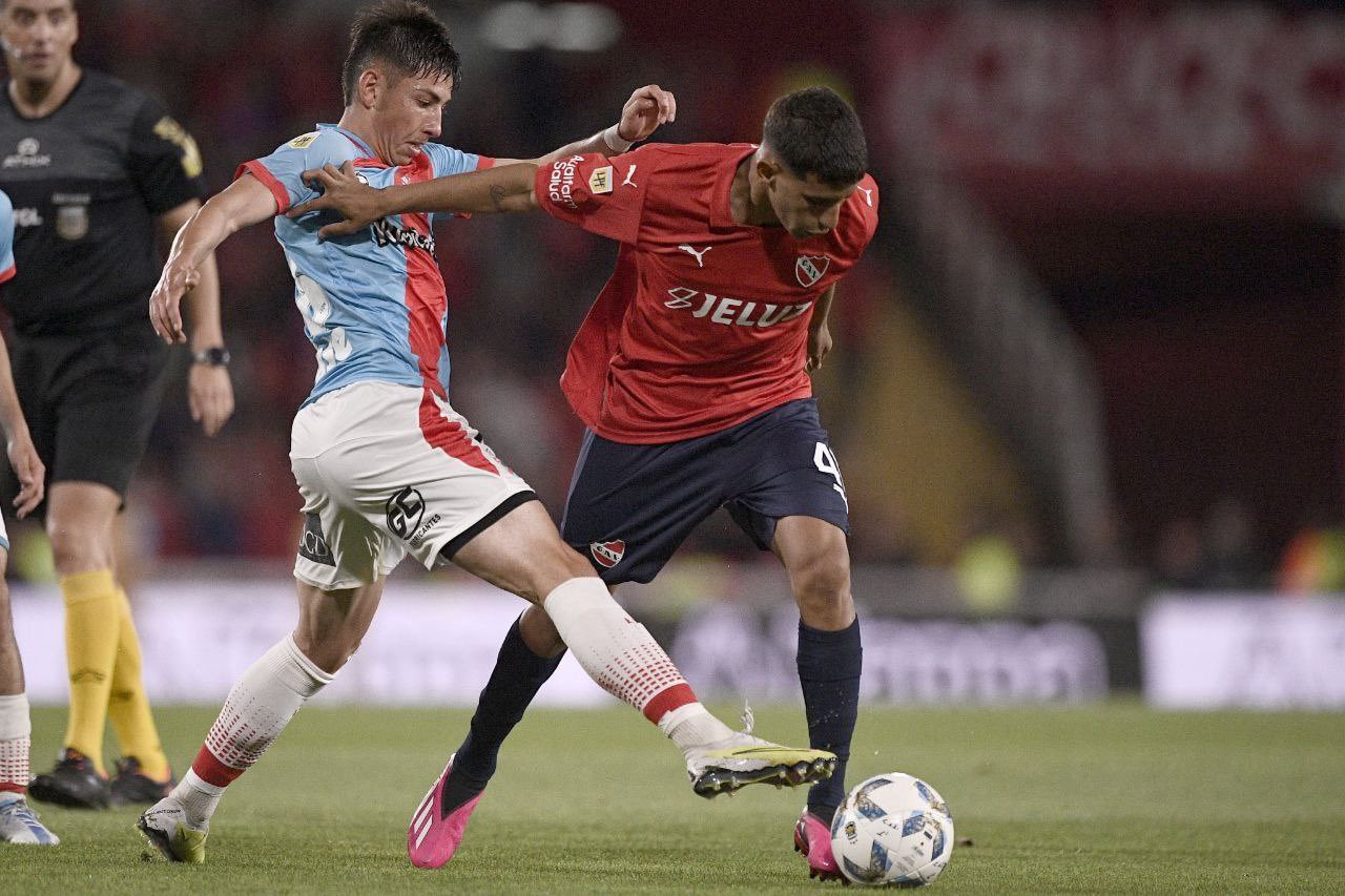 Independiente tuvo la vocación de ganarlo, pero no pudo con Arsenal