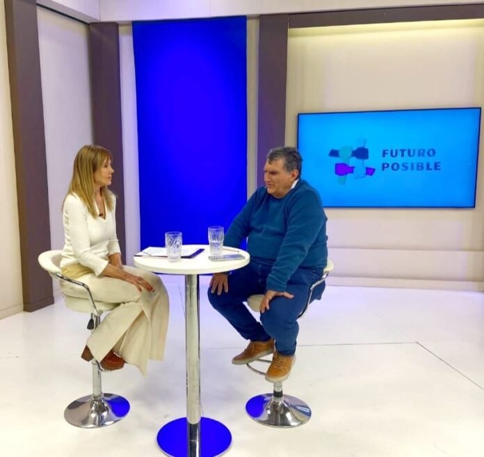 El analista político Carlos Valladares en el ciclo “Futuro Posible”, este sábado por canal Metro.