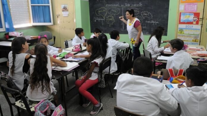 CTERA convocó a un paro docente para el lunes, dudas por el arranque en Provincia