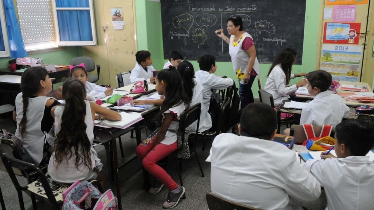 CTERA convocó a un paro docente para el lunes, dudas por el arranque en Provincia