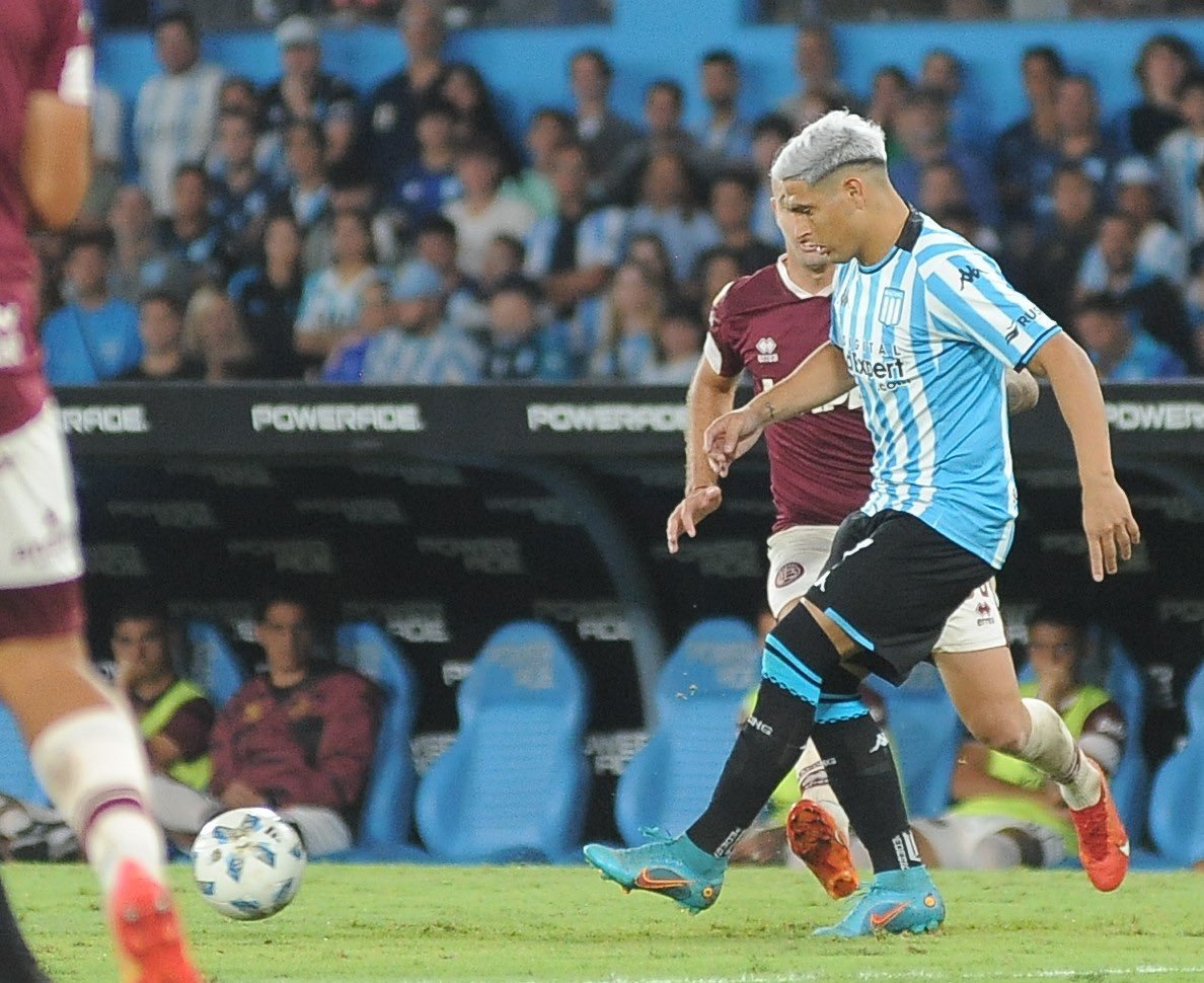 En un partido clave por la clasificación, Racing venció a Lanús