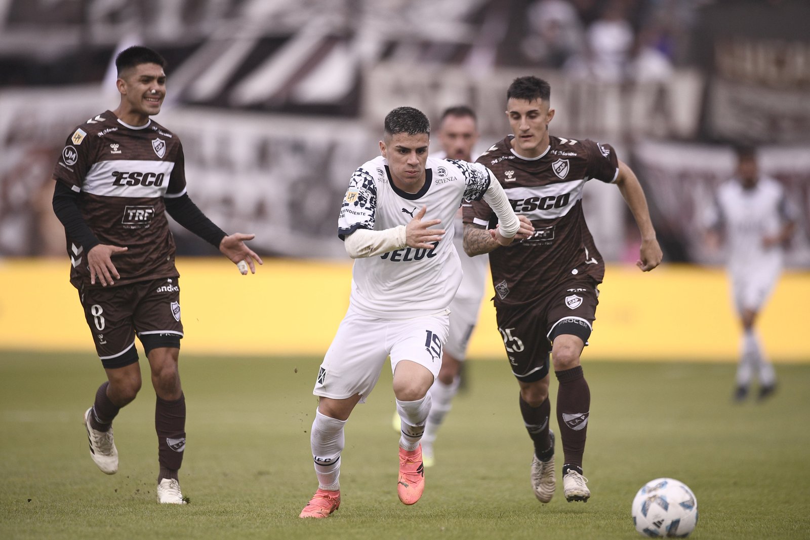 Independiente. Un empate deslucido ante Platense en la despedida de Tévez