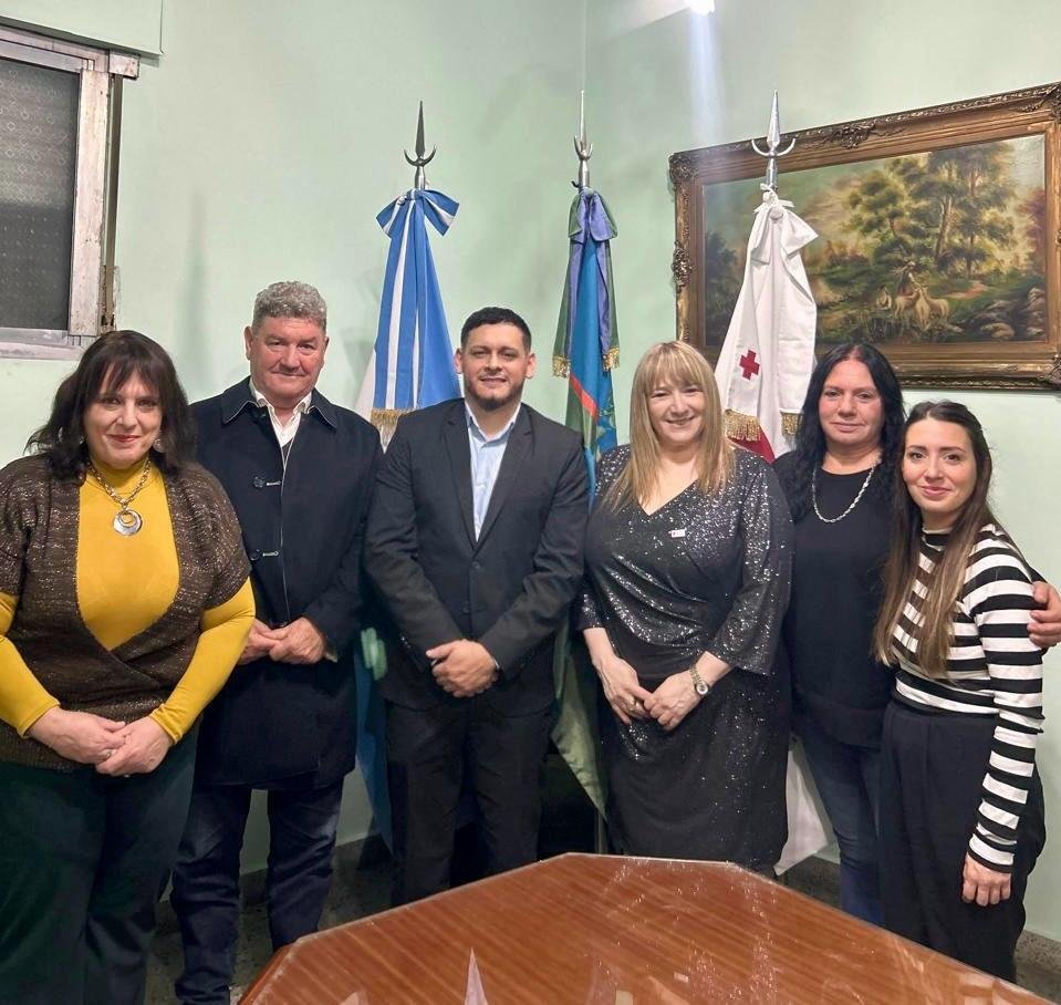 La Defensoría del Pueblo y la Cruz Roja lanzan Programas de Asistencia Integral para Adultos Mayores.