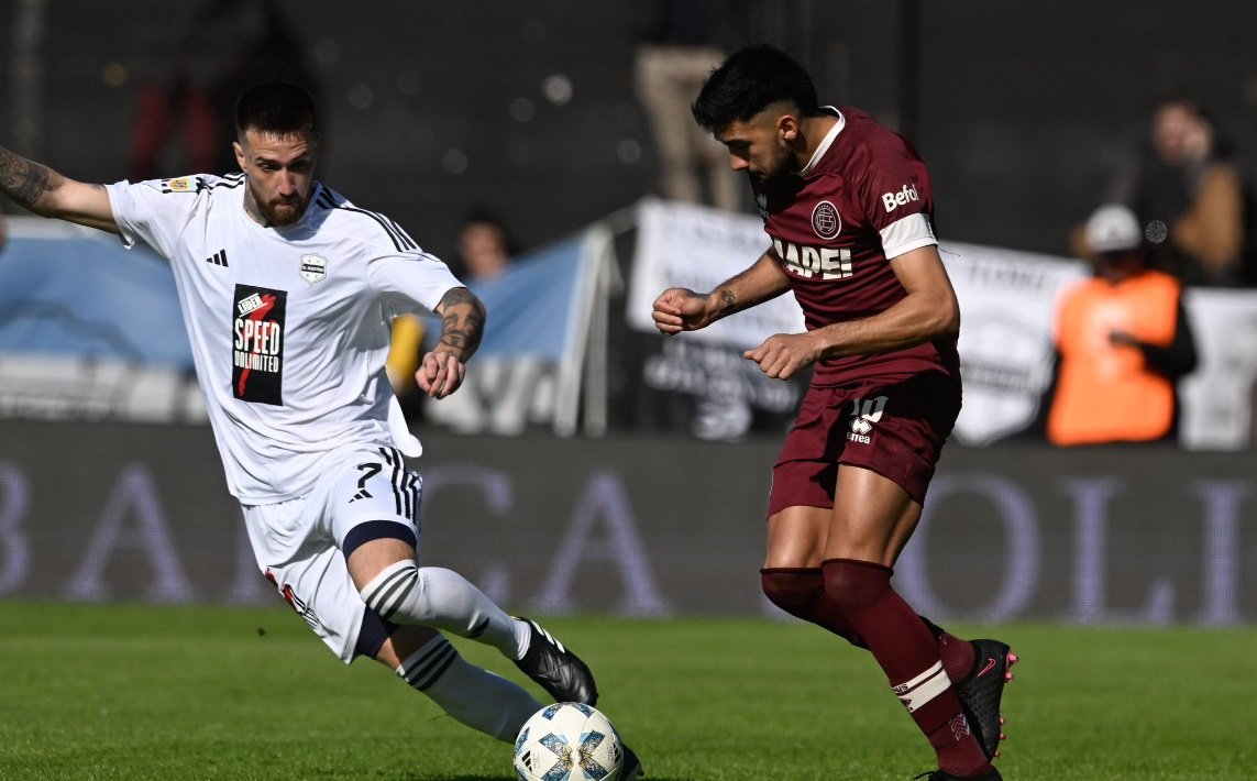 Lanús tropezó con Riestra en una mala tarde
