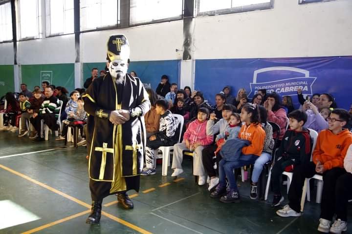 Más de 350 familias de municipales disfrutaron el show de cierre de las actividades de invierno organizadas por el SUMA