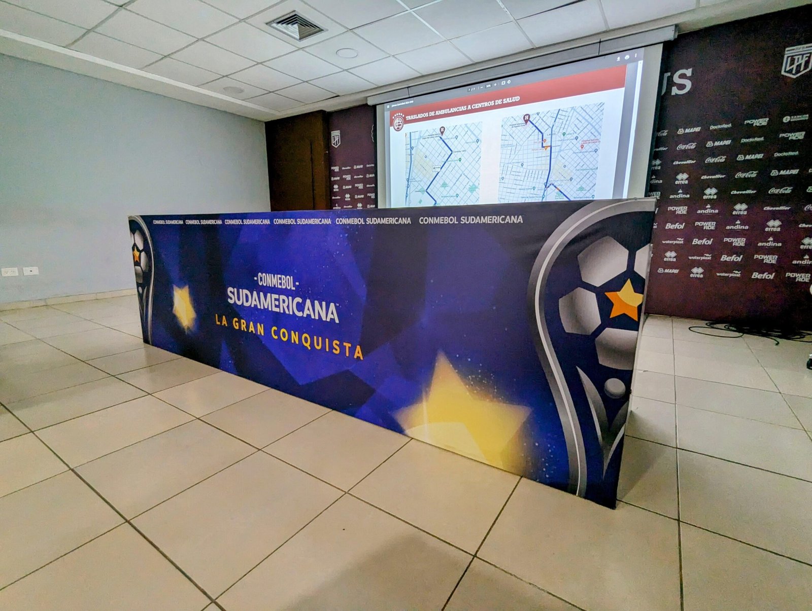 Colaboración de la Defensoría del Pueblo de Lanús con la Defensoría de Colombia para garantizar los derechos de los hinchas