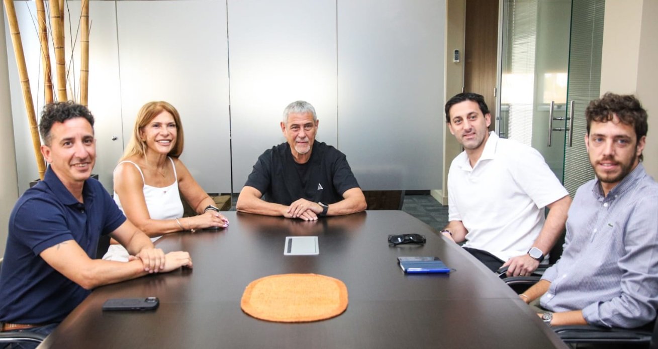 Ferraresi recibió a Diego Milito e integrante de la nueva Comisión de Racing