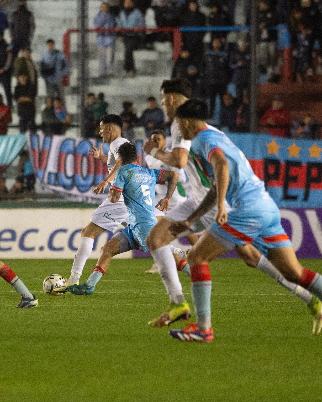 Arsenal le ganó a Ferro en un partido de seis puntos