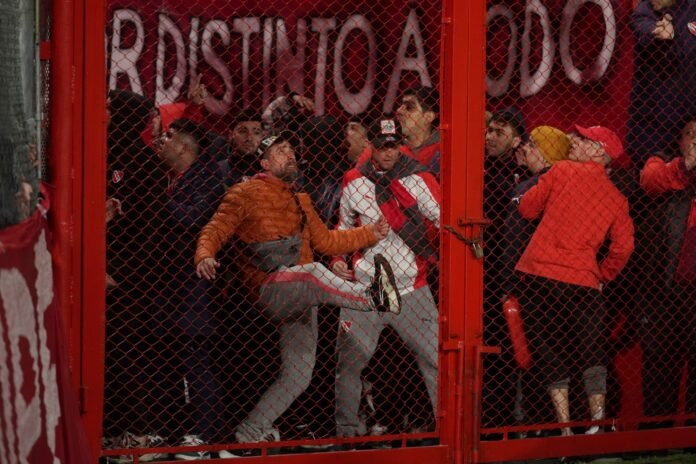 El Aprevide aplicó derecho de admisión a 40 barras por los incidentes ante la U de Chile