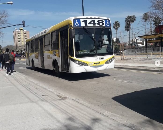 Se reestableció parcialmente el servicio de la Línea 148 de colectivos
