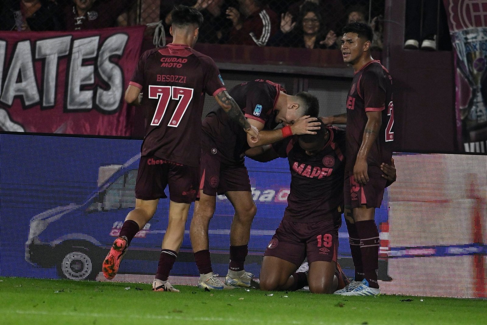 Lanús se quedó con el Clásico del Sur