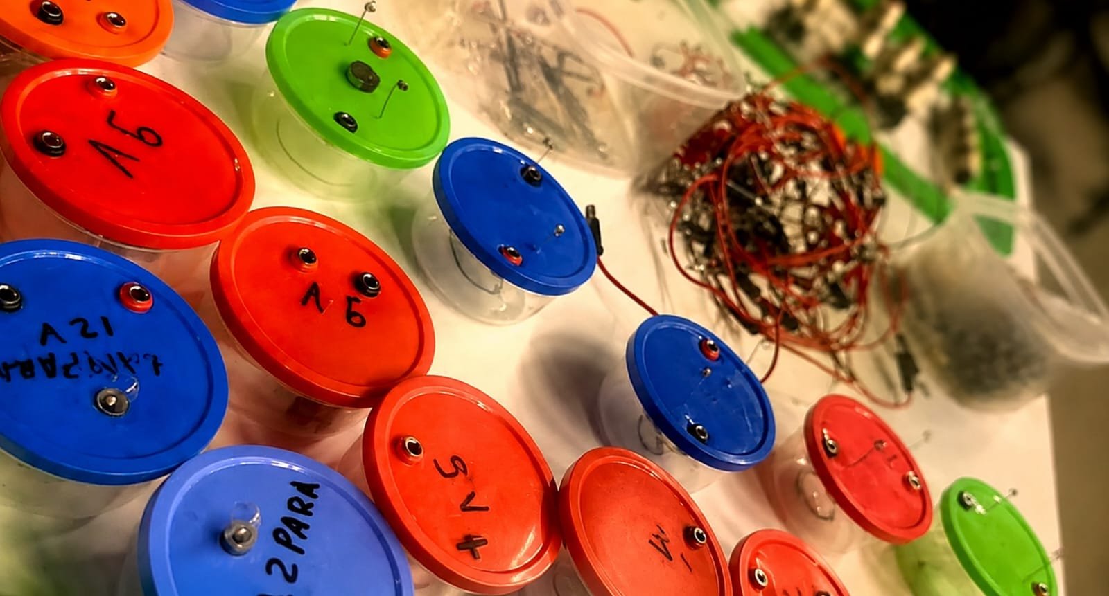 Taller Pedagógico “Linterna Mágica” para chicos de 8 a 12 años en el Centro Interactivo de Ciencia y Tecnología de la UNLa