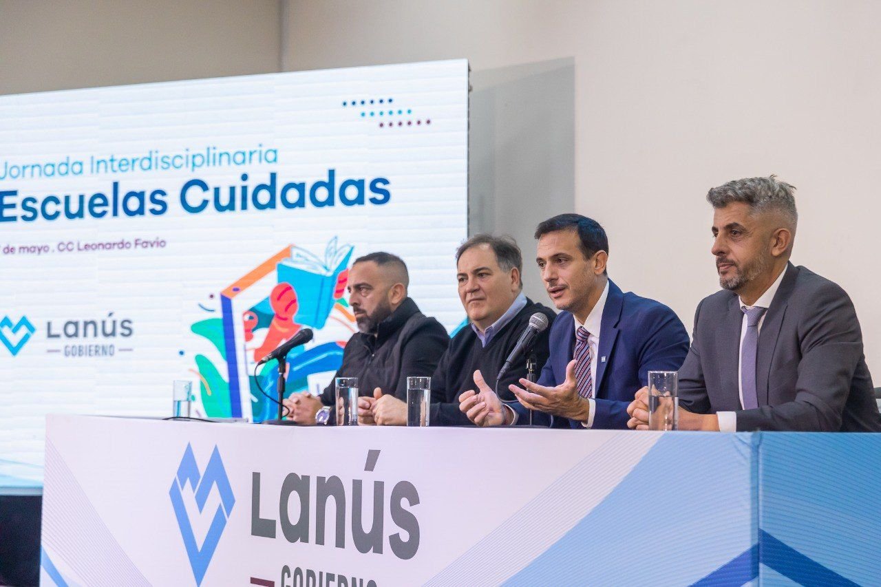 Lanús: Julián Álvarez y el ministro de Seguridad, Javier Alonso, abrieron la jornada de «Escuelas Cuidadas»