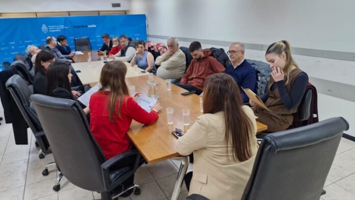 Paritaria de los estales: aumento del 6,8% con la aprobación de UPCN y rechazo de ATE