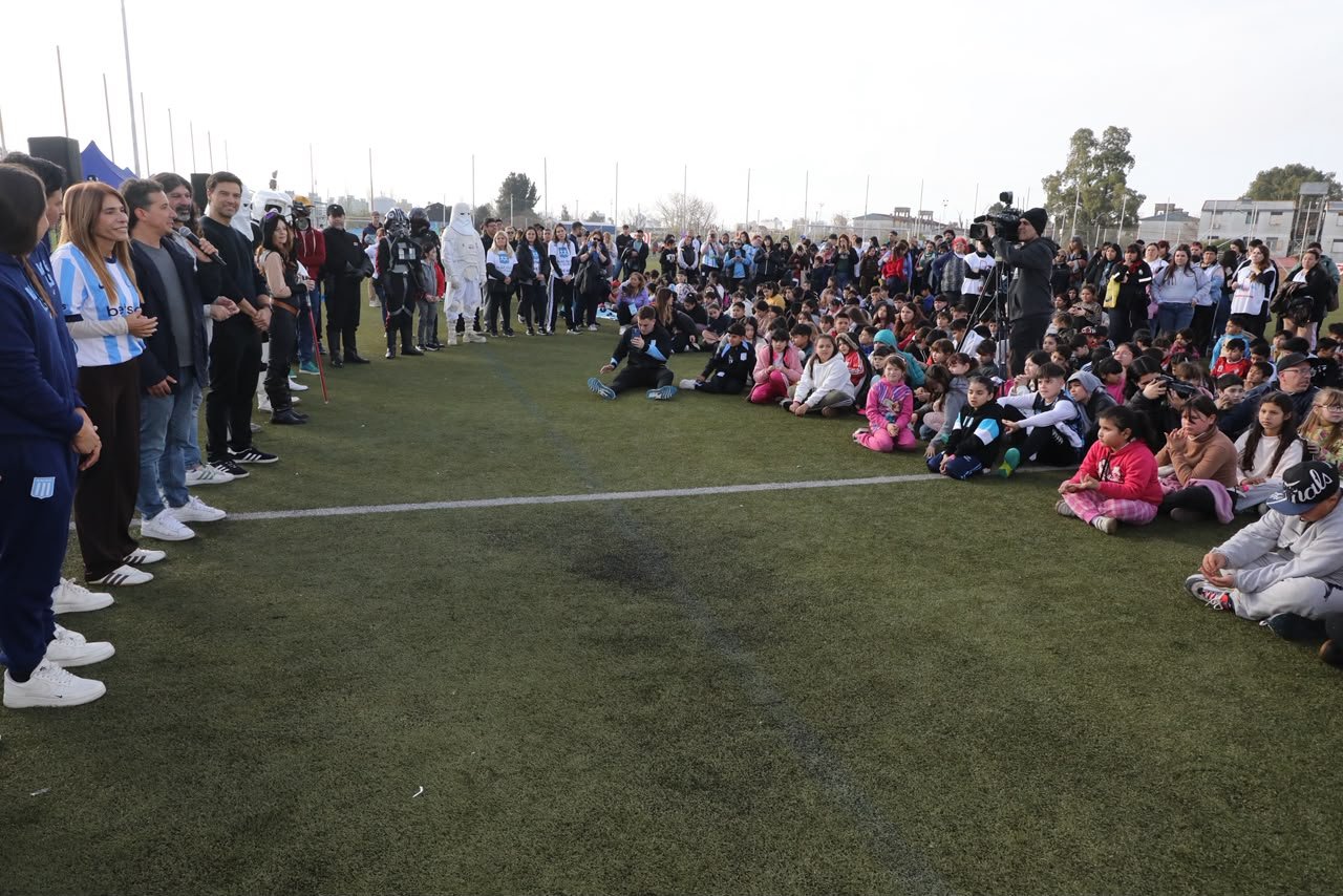 Avellaneda: Magdalena Sierra visitó instituciones y participó del cierre de la Expo Gamer