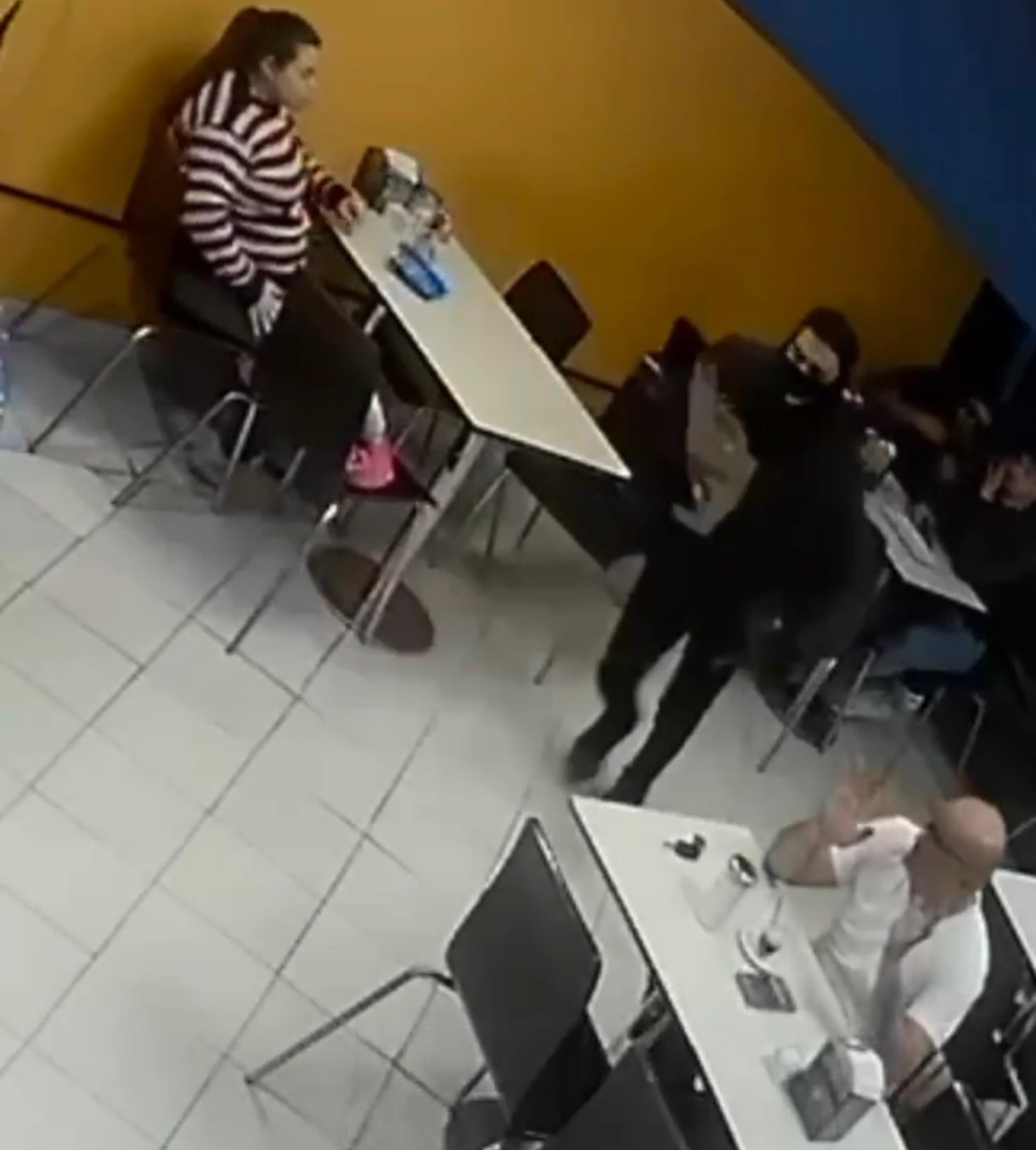 Lanús: Dos detenidos por el robo de 13 celulares en una estación de servicio