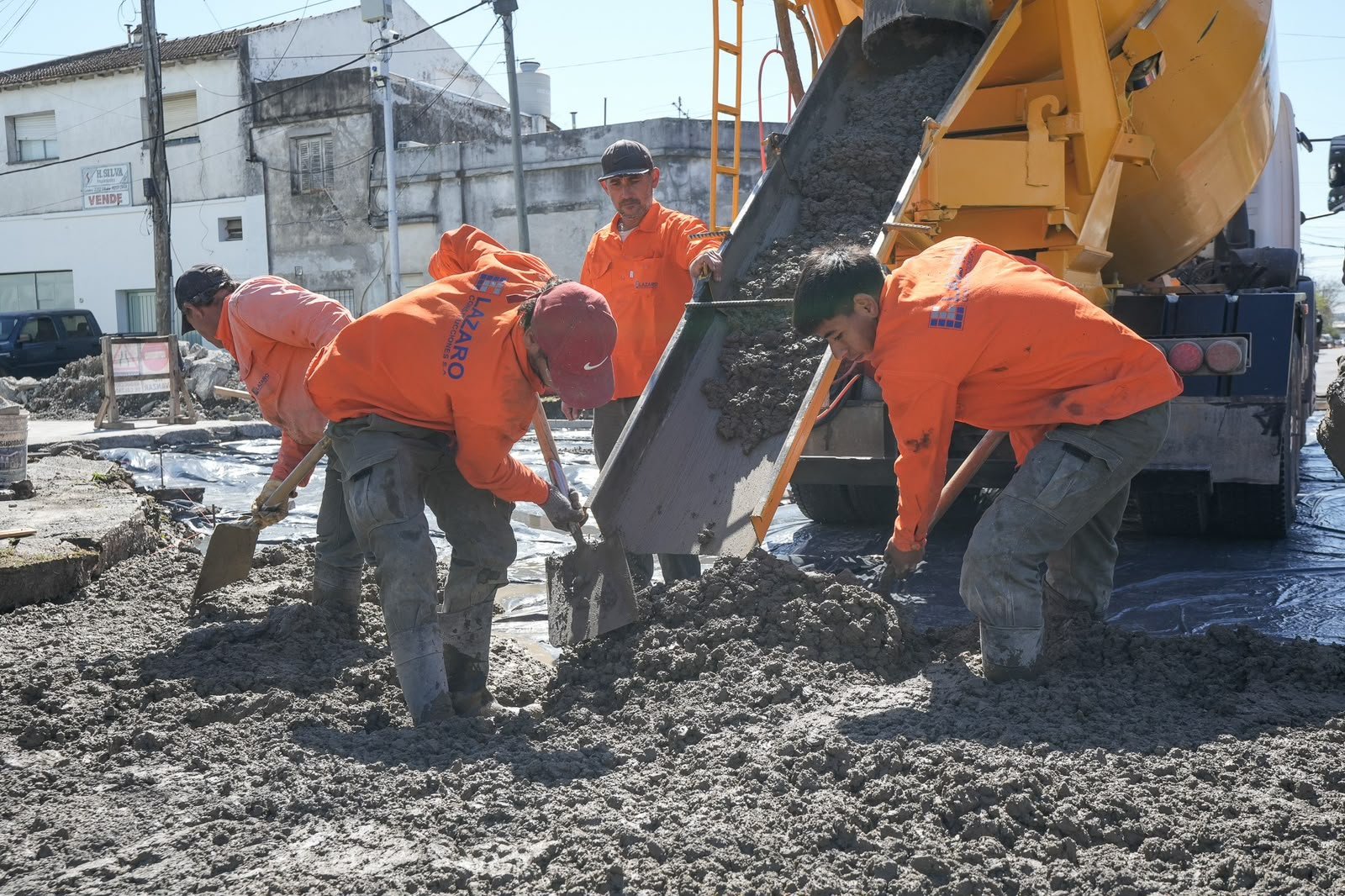 Lanús: realizan obras de repavimentación en el barrio Villa Progreso