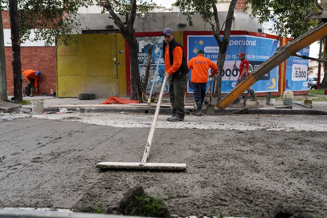 Lanús Oeste: avanzan obras de pavimentación en el barrio Villa Argerich